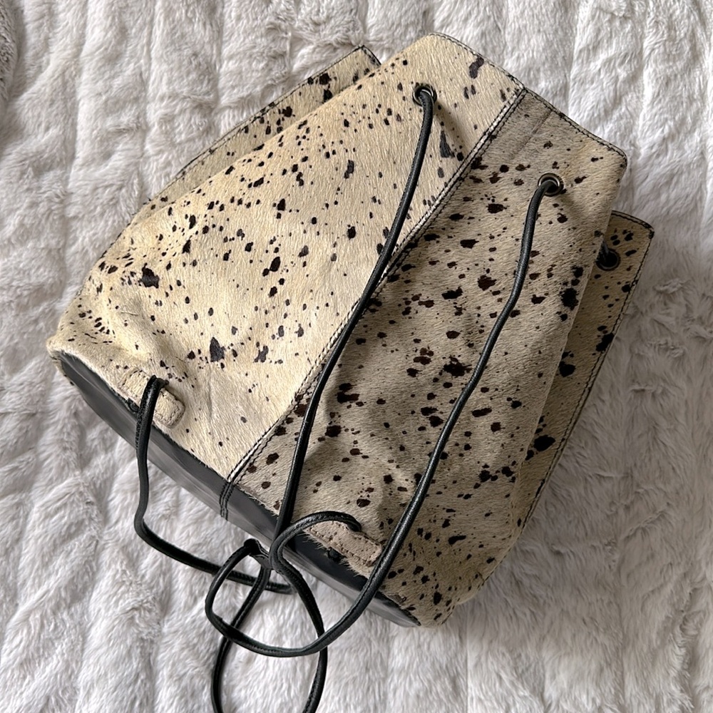 Faux cowhide drawstring backpack - Picture 2 of 4